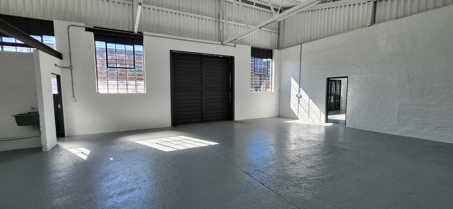 To Let Commercial Property for Rent in Montague Gardens Western Cape